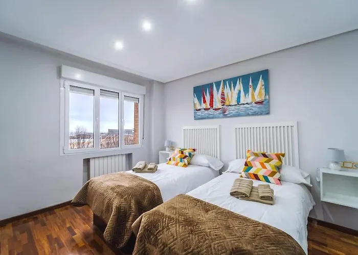 Ventana De Poniente, Dos Frente A La Playa Con Parking Privado 아파트 기욘