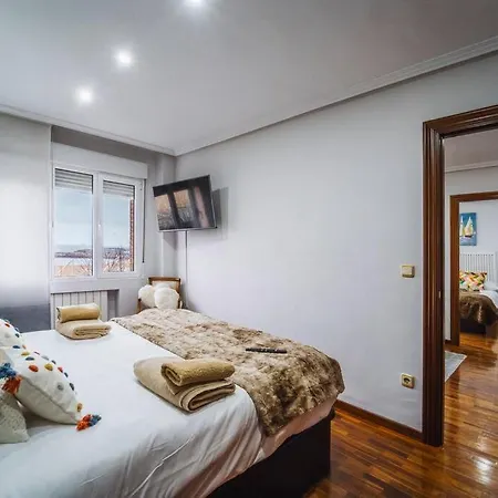 Ventana De Poniente, Dos Frente A La Playa Con Parking Privado Lejlighed