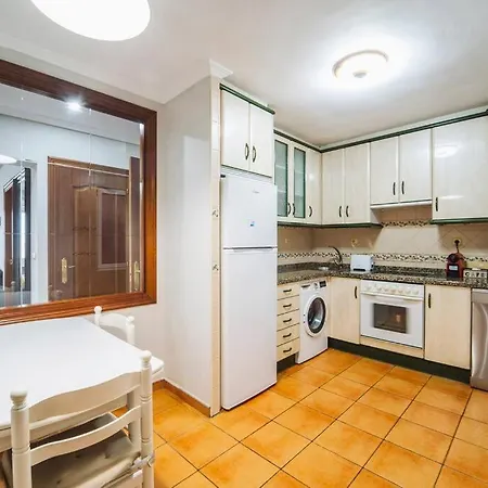 Ventana De Poniente, Dos Frente A La Playa Con Parking Privado Gijón